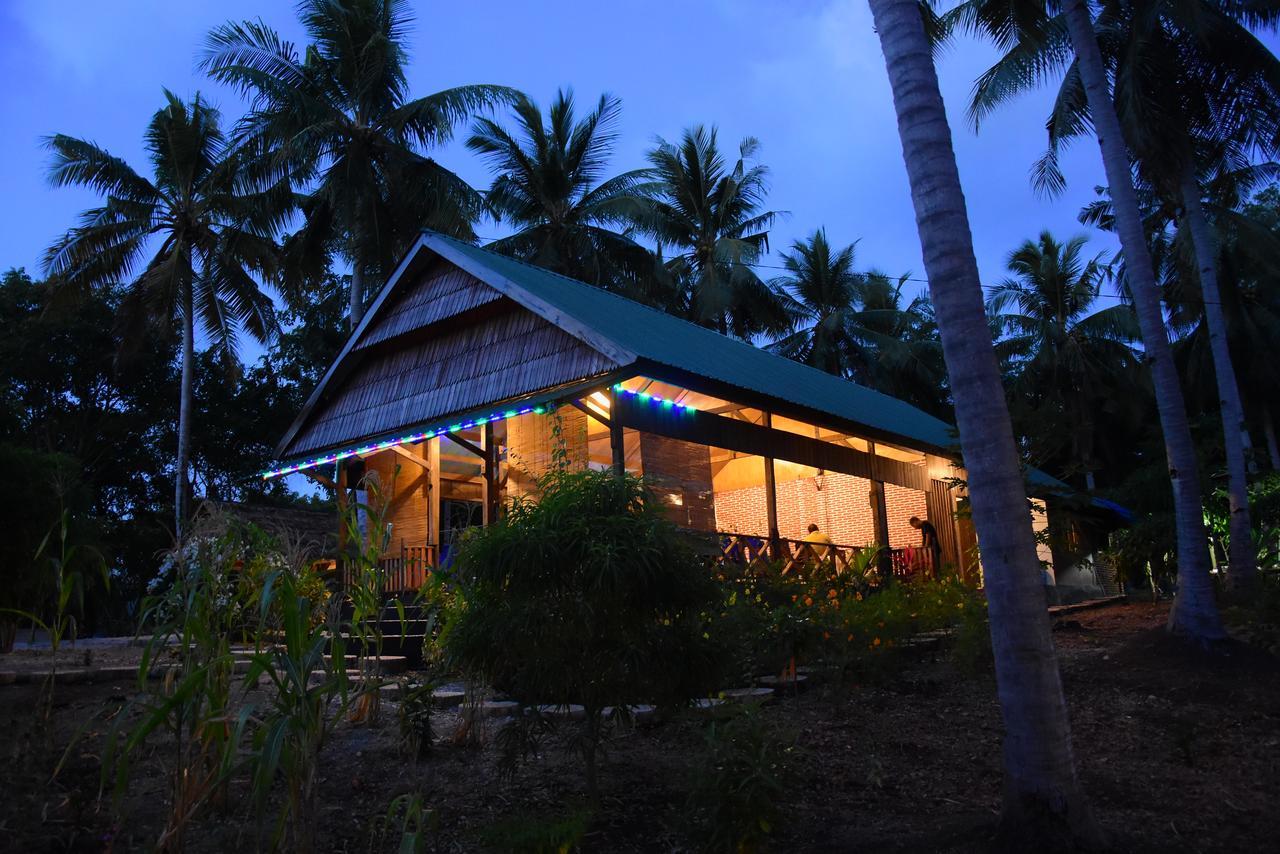 Padang  Sunari Beach Resort 2 מראה חיצוני תמונה